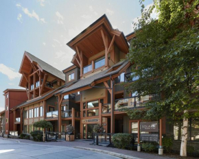 Star Suite -Luxurious condo with 3 fireplaces, and open Pool!